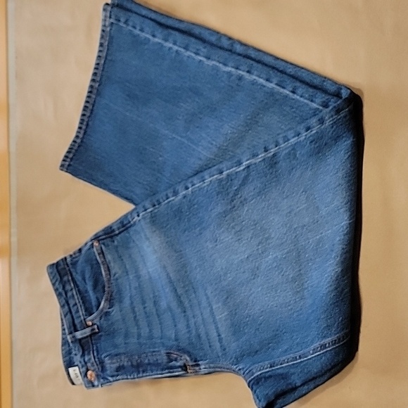 Loft Size 31/12  "The Wide Leg" Jean.  Medium Wash.  Excellent Used Condition - Picture 1 of 15